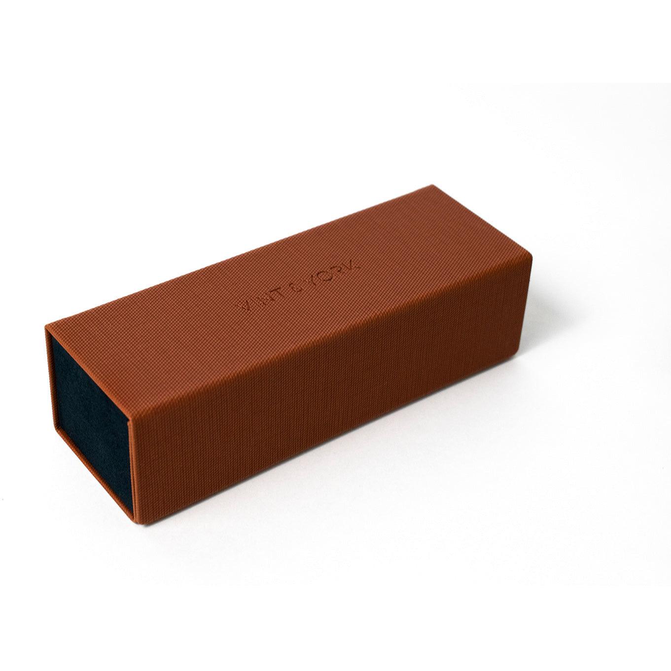 PREMIUM EYEWEAR CASE IN BROWN